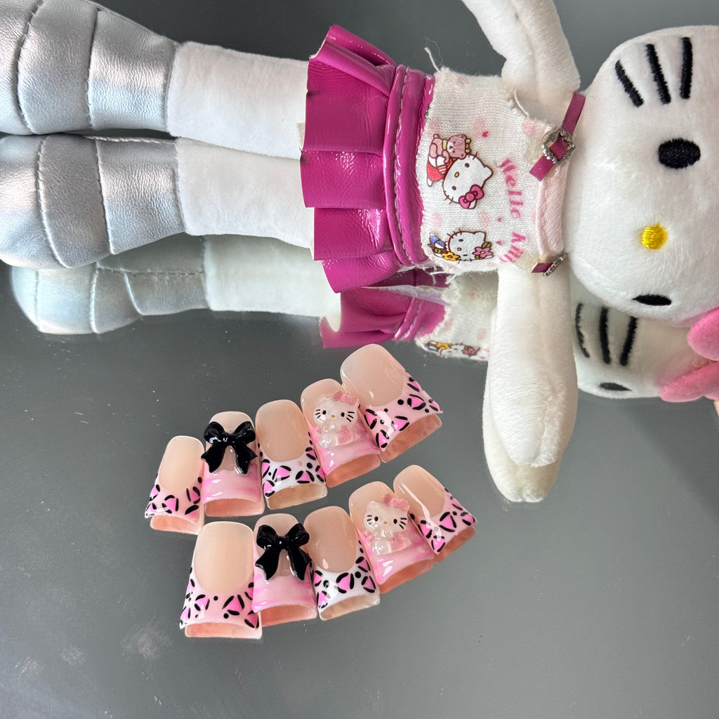 Hello Kitty Pink Bow Press-On Nails – Cute Cartoon Design, Short Square