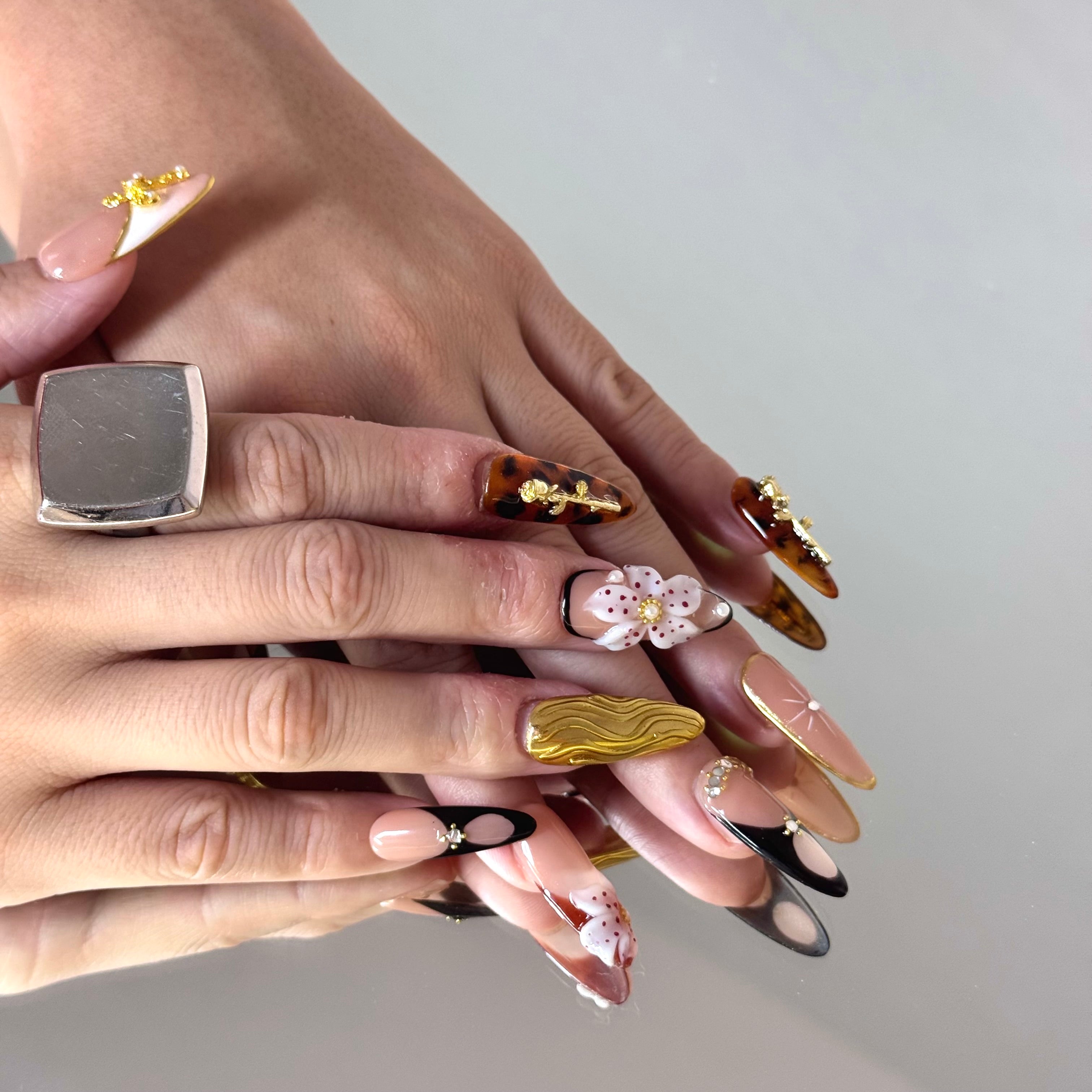 Luxury Tortoise & Gold Press-On Nails – 3D Floral & Metallic Design