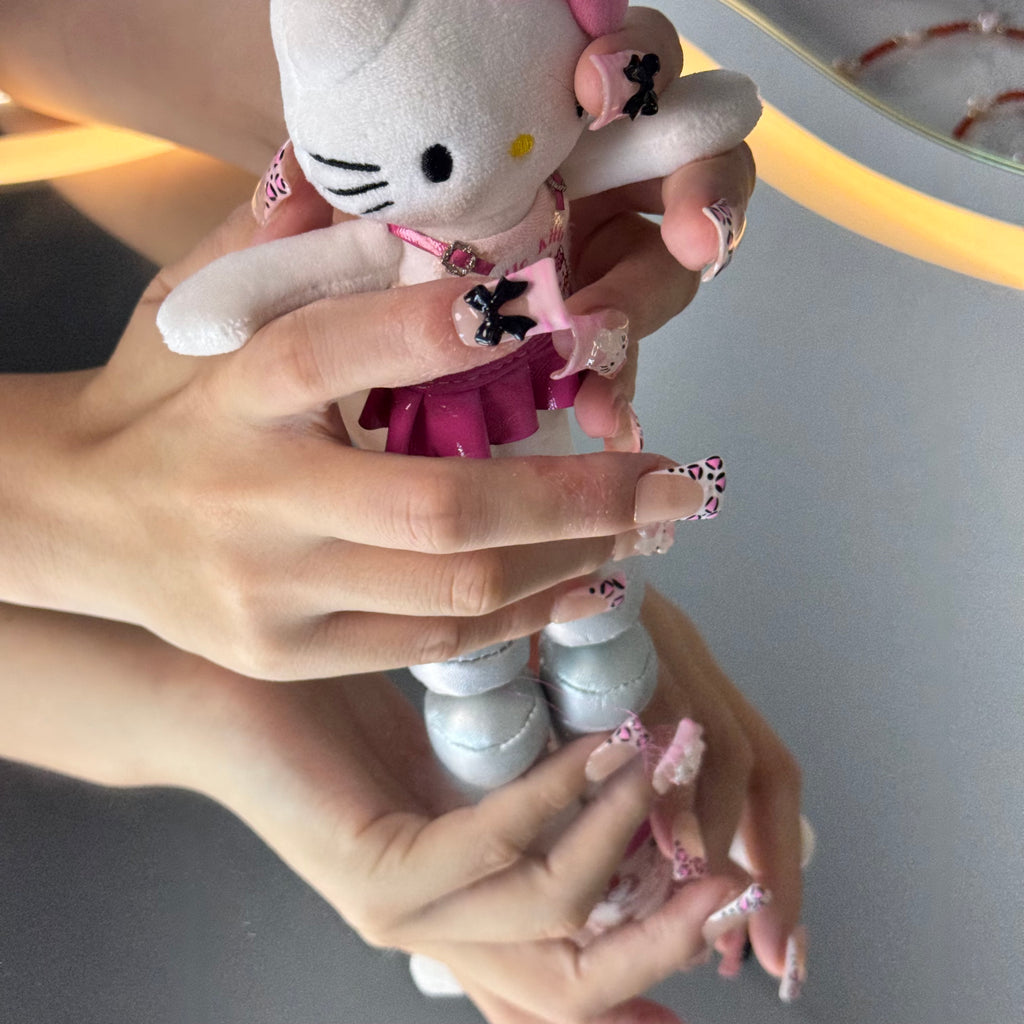 Hello Kitty Pink Bow Press-On Nails – Cute Cartoon Design, Short Square