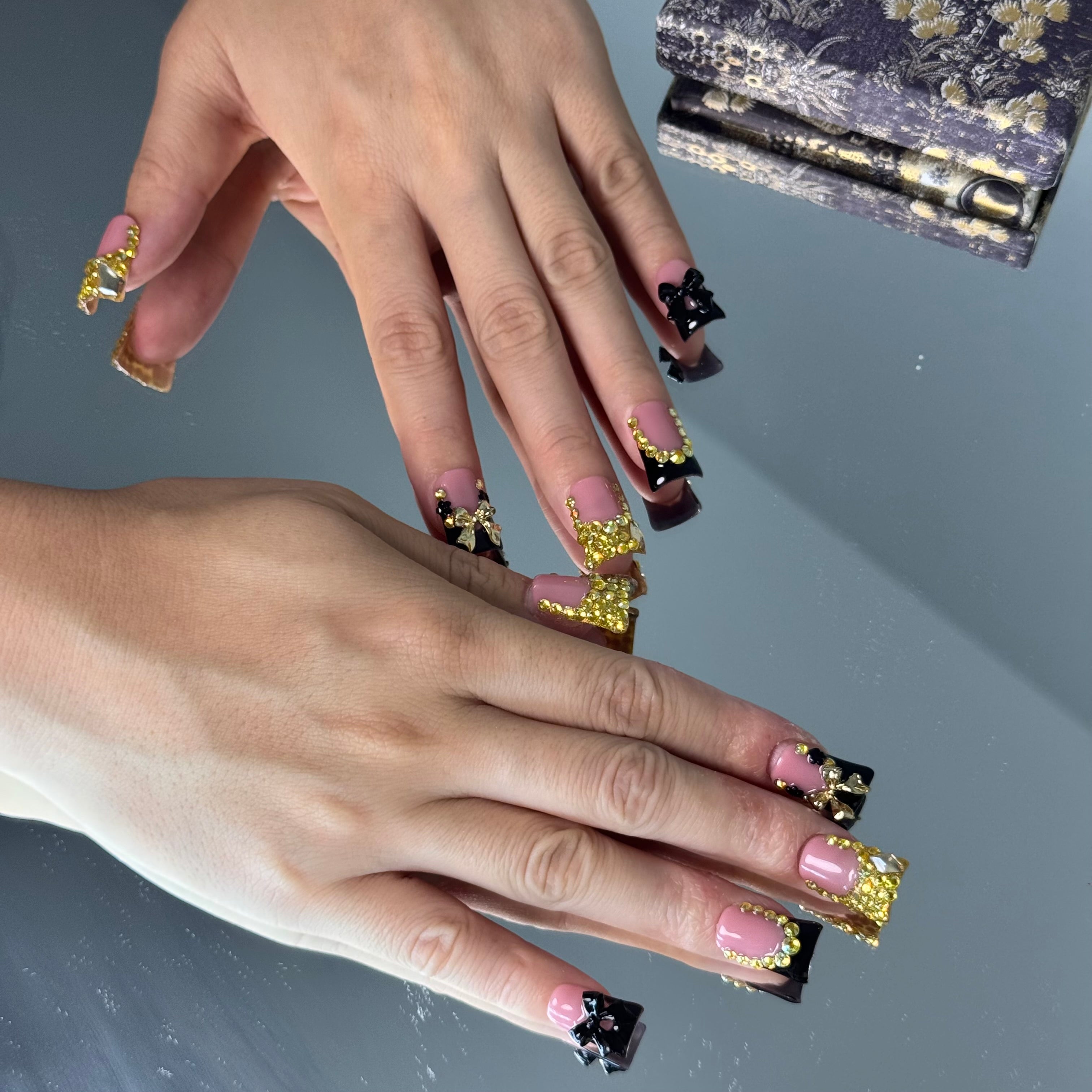 Glam Gold Crystal Bow Press-On Nails