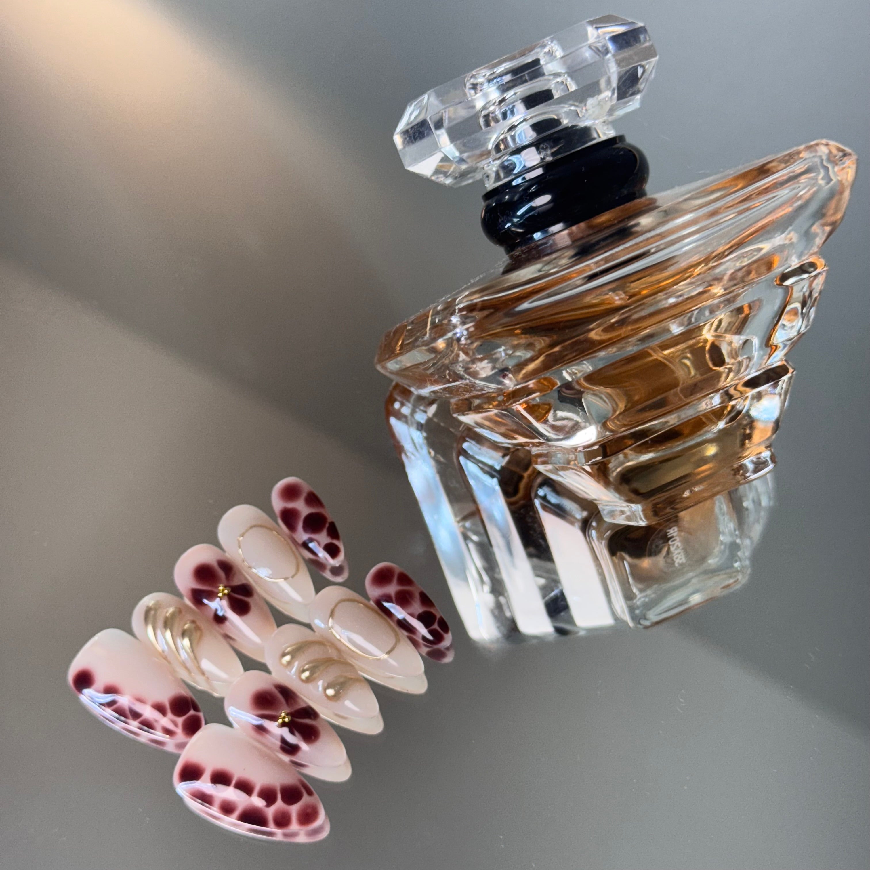 Wine Red Floral Nail Set – Elegant Press-On Nails with Gold Accents