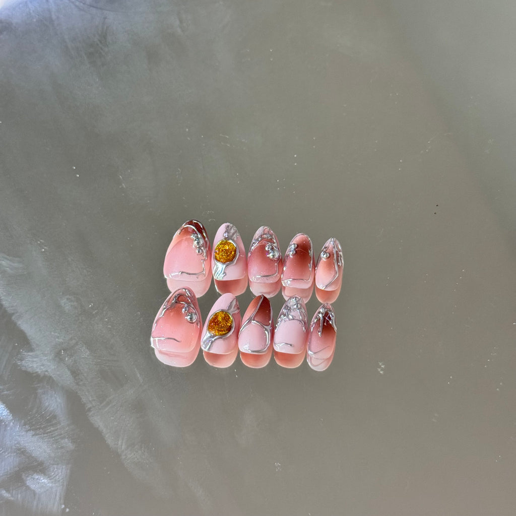 Metallic Silver & Gold Accent Press-On Nails – Modern Chic Design