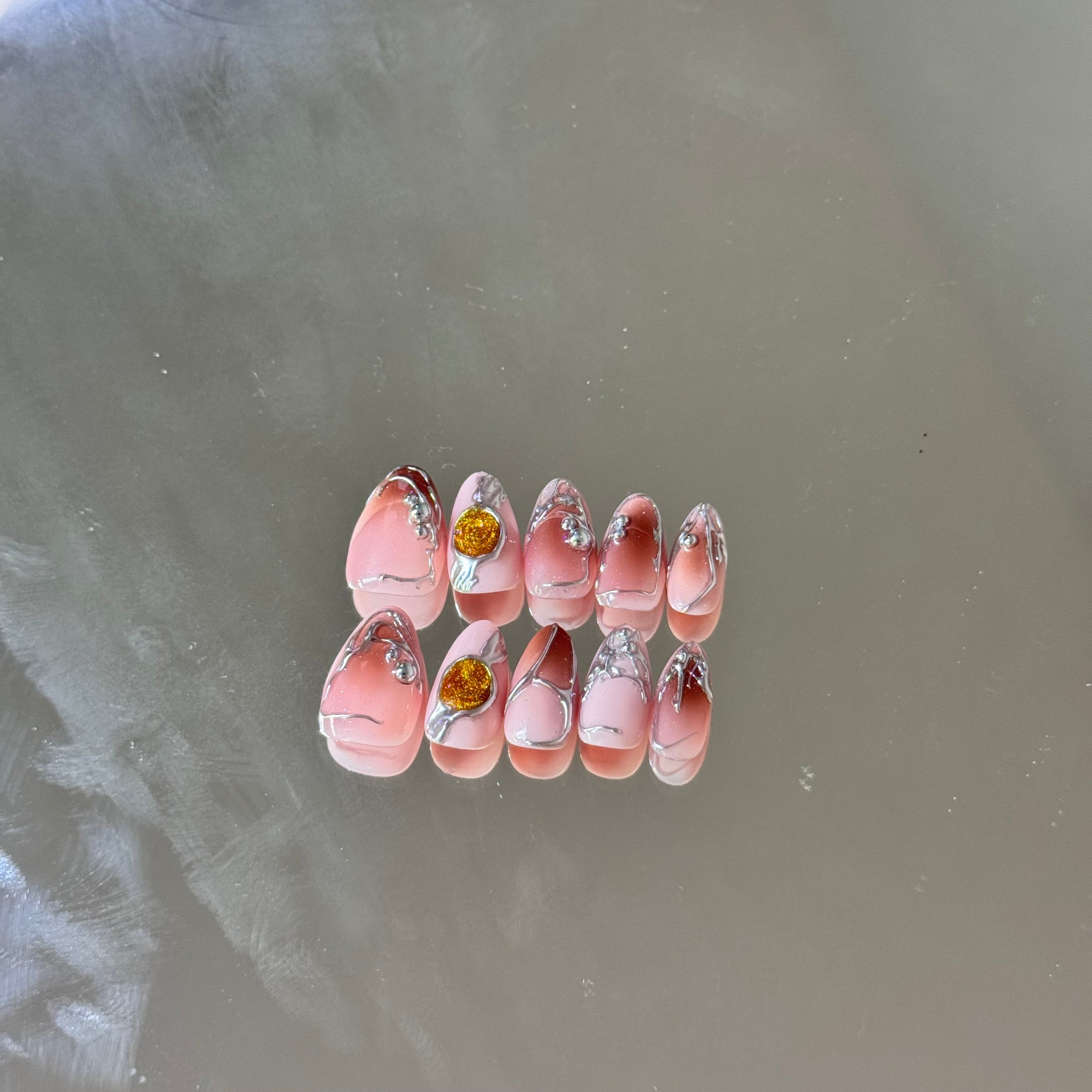 Metallic Silver & Gold Accent Press-On Nails – Modern Chic Design