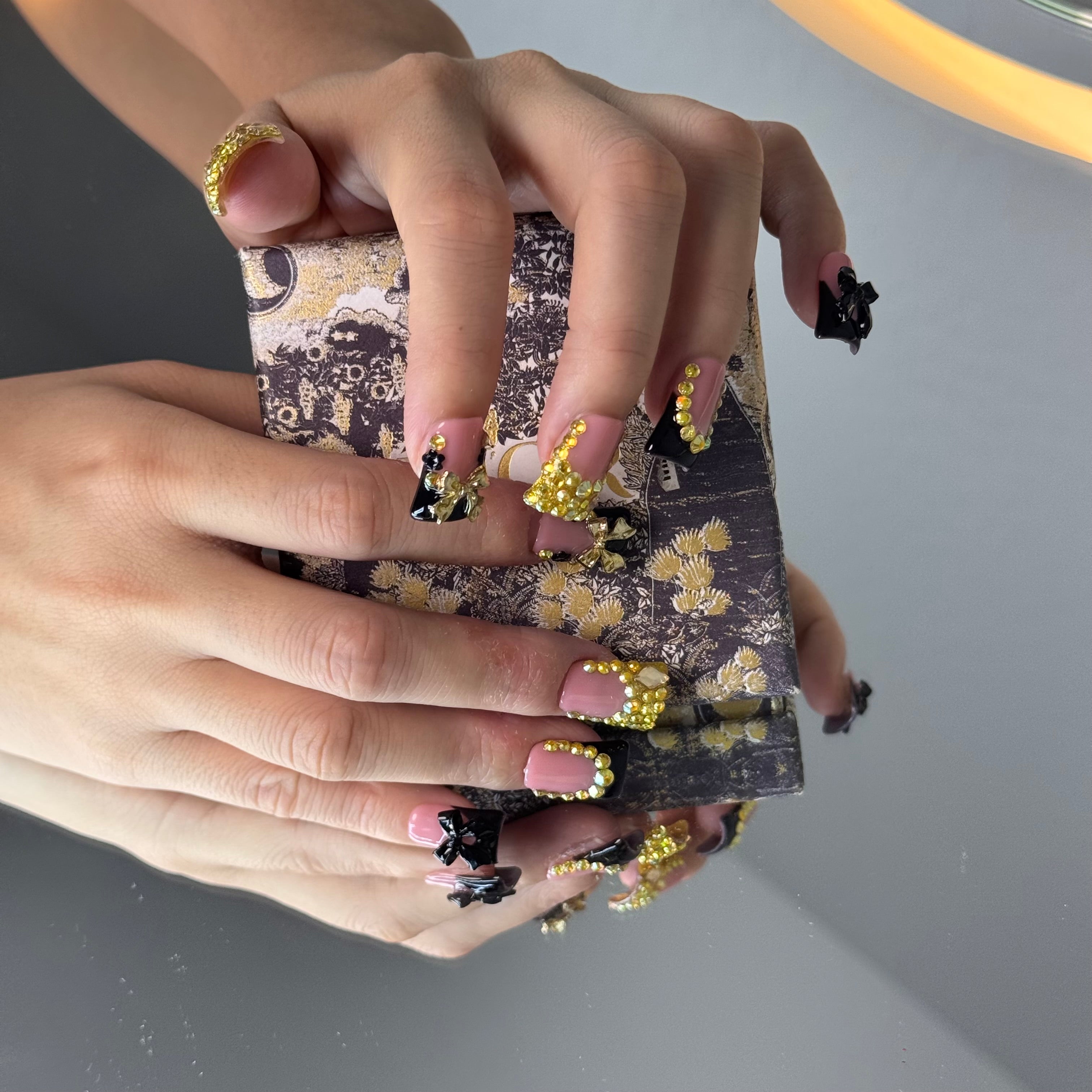 Glam Gold Crystal Bow Press-On Nails