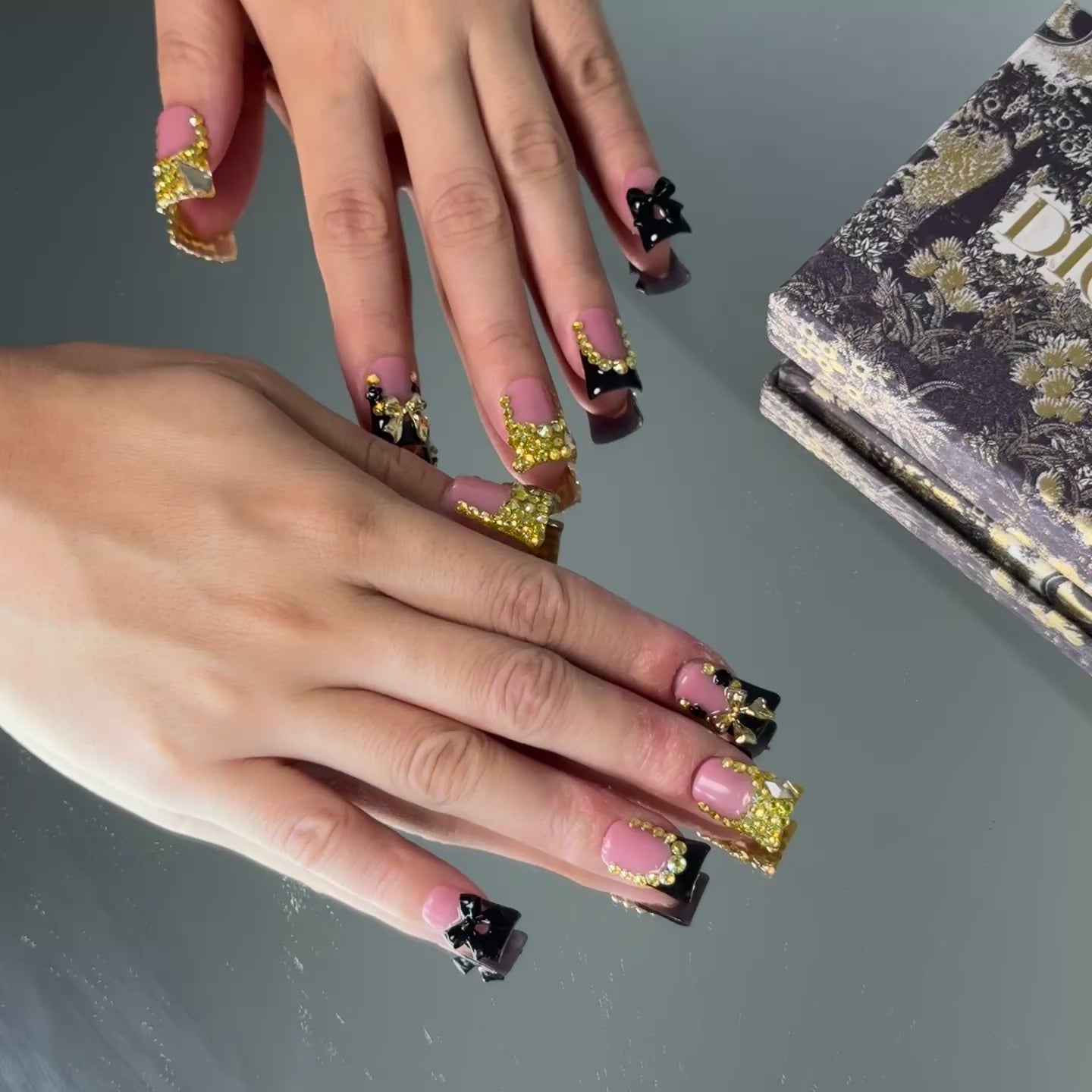 Glam Gold Crystal Bow Press-On Nails