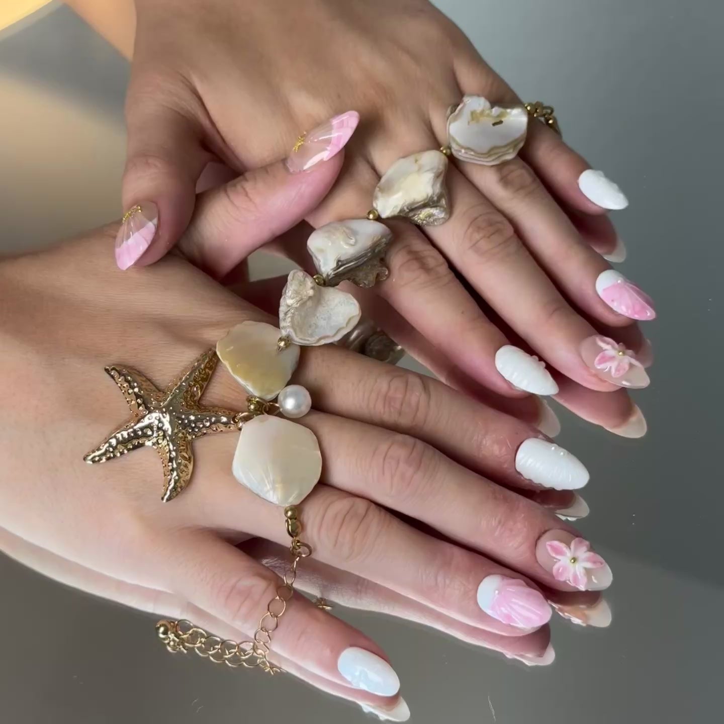 Seashell Pink & White Nail Set – Beach-Inspired Press-On Nails with 3D Flowers